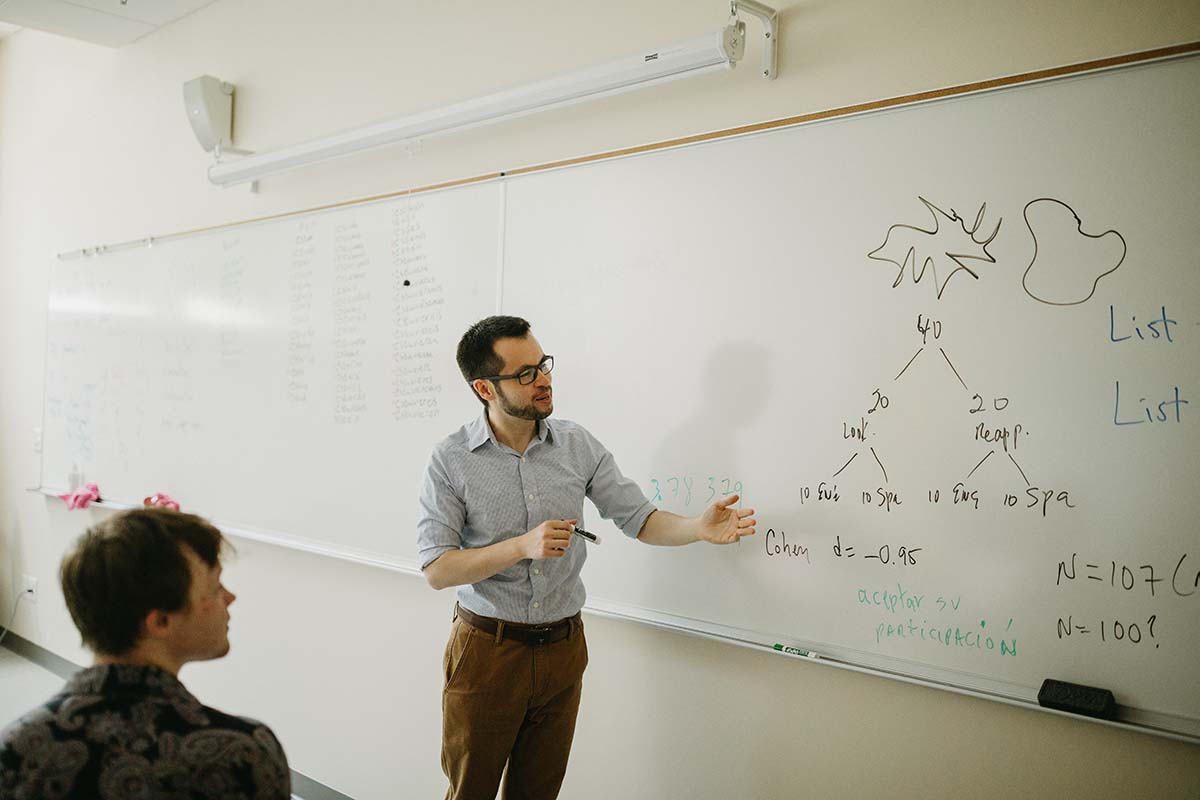 Prof. Kevin Holmes Wins Cattell Sabbatical Award